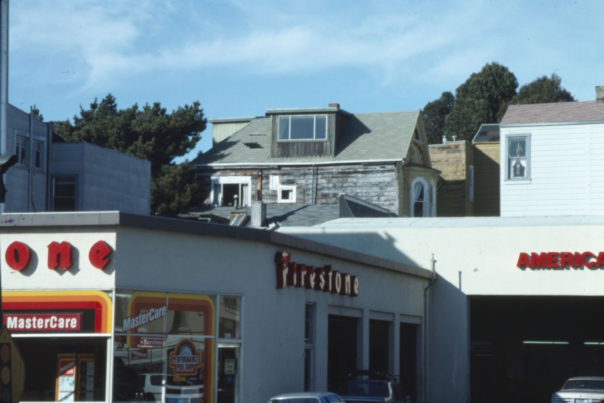 2800 Geary Boulevard at Wood Street, 1991.