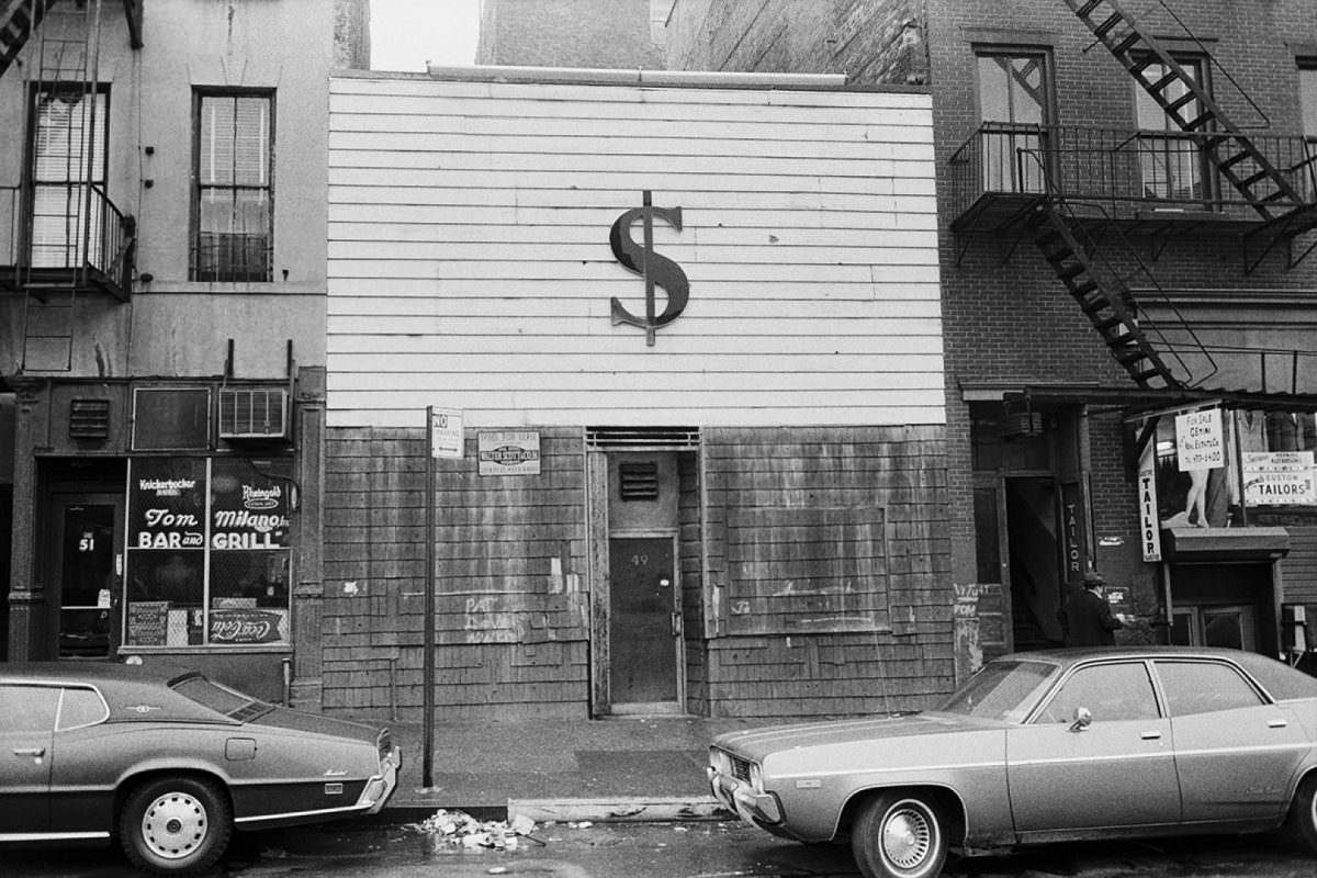 The Street Life of New York City from the 1970s and 1980s through the Lens of Edward Grazda