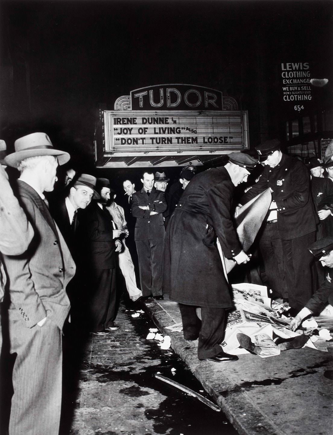 A Photographic History of New York City from 1930s-1950s through the Lens of Weegee