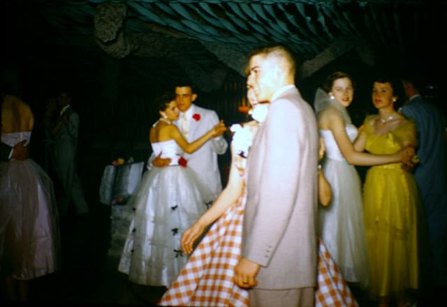 Lovely Vintage Photos of 1950s Prom Couples in Their Finest: A Glimpse into the Past