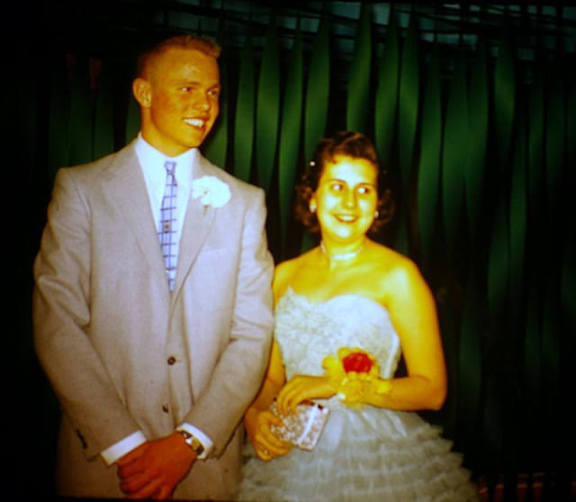 Lovely Vintage Photos of 1950s Prom Couples in Their Finest: A Glimpse into the Past