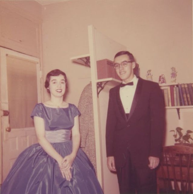 Lovely Vintage Photos of 1950s Prom Couples in Their Finest: A Glimpse into the Past