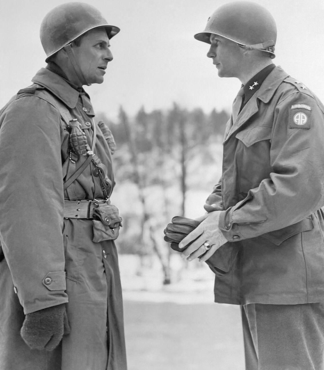 Major General Matthew Ridgway and James Gavin during the Battle of the Bulge.