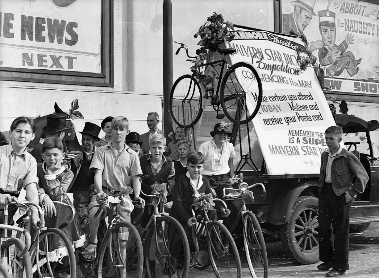 Malvern Star Bicycle Competition, Stanmore Theatre, 1946.