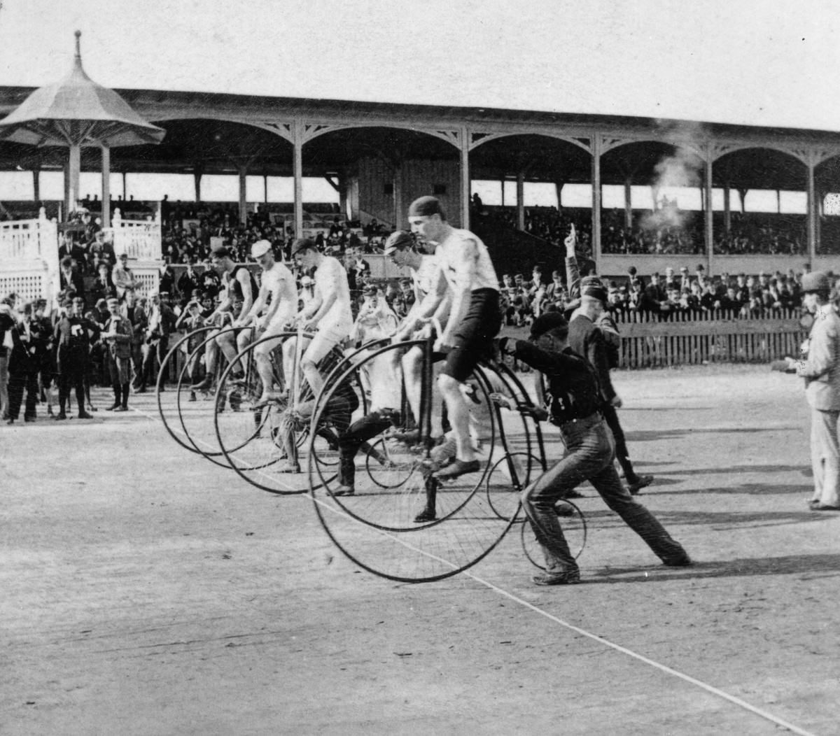 A penny-farthing race in New York, 1890.