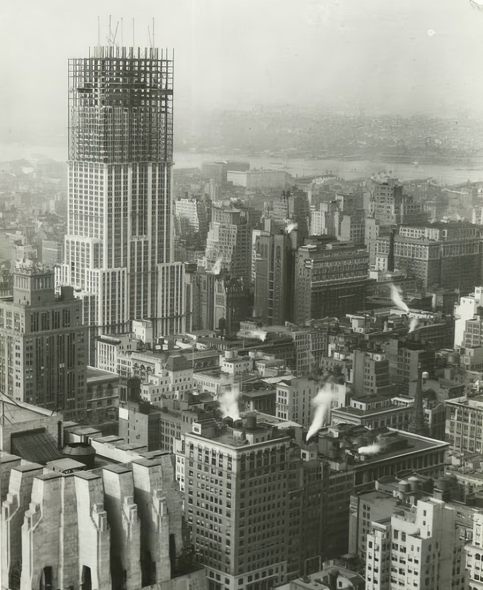 Historical Photos Show the Construction of Empire State Building in NYC, 1930s
