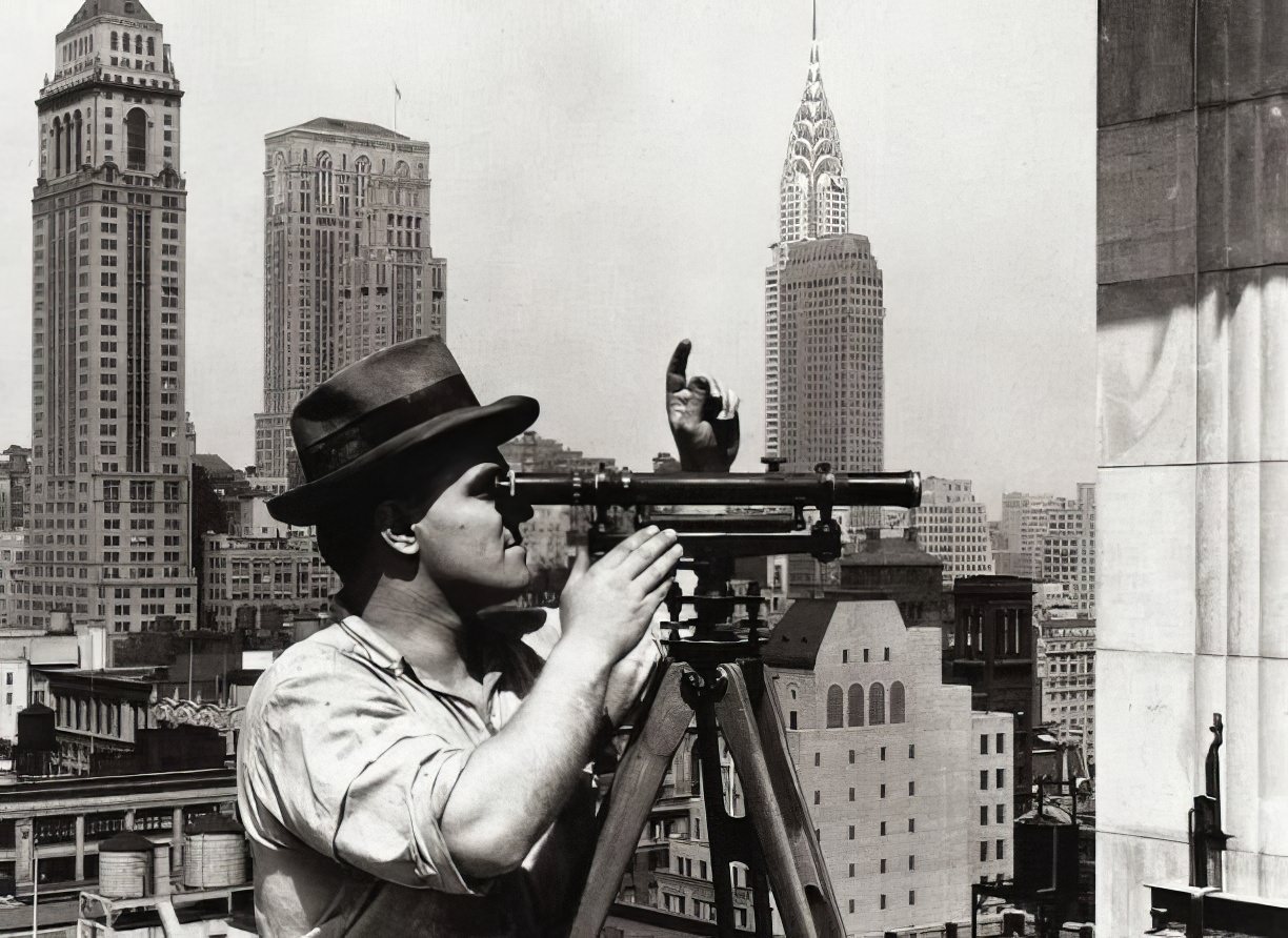 Historical Photos Show the Construction of Empire State Building in NYC, 1930s