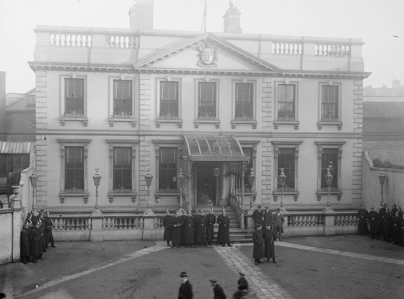 The Mansion House, Dawson Street, Dublin, 1920.