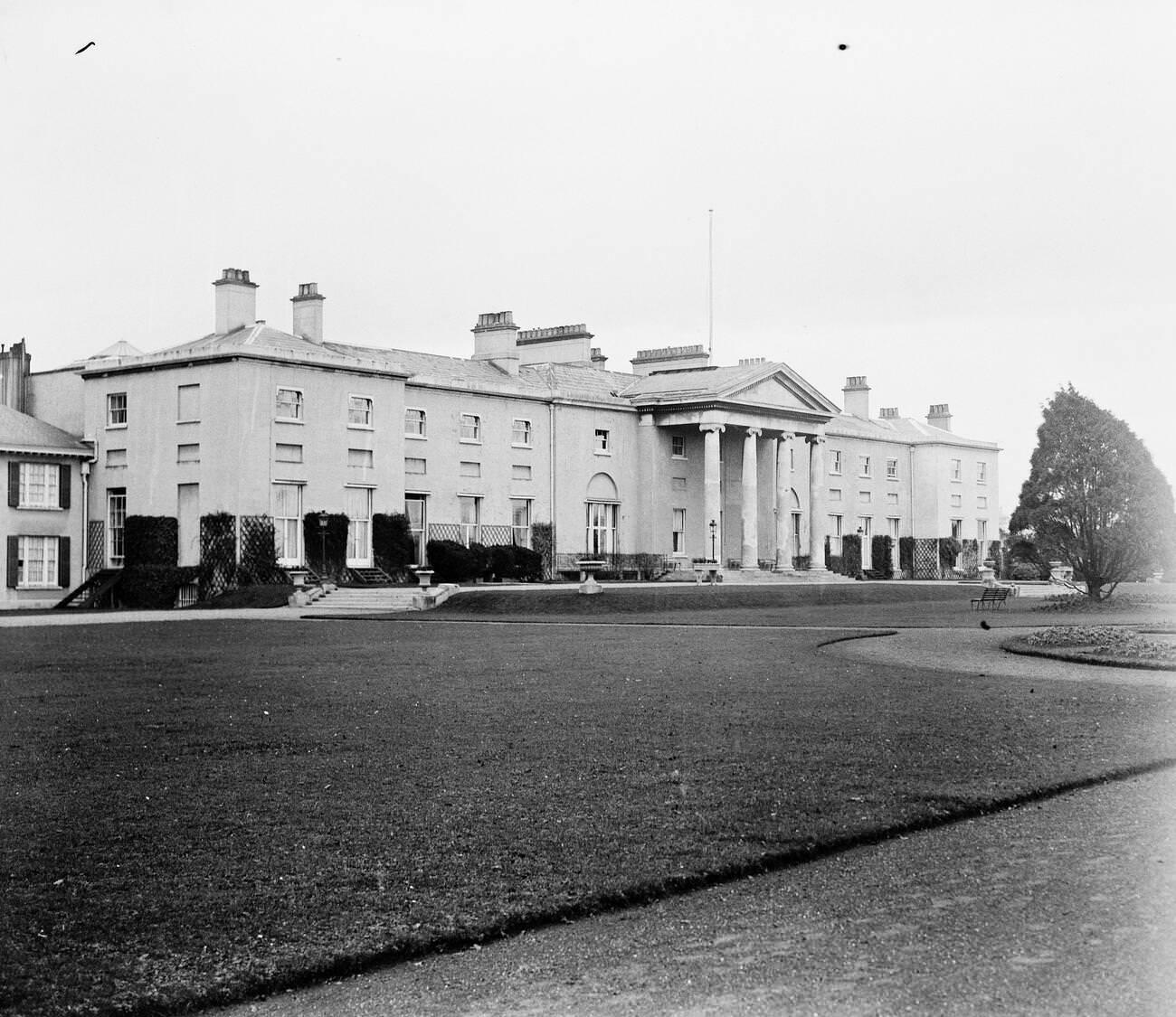The Irish Governor General's first speech to both houses at the Vice Regal Lodge, Dublin, 1922.