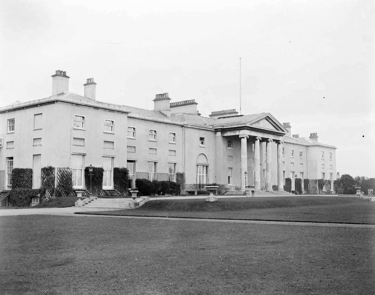 The Irish Governor General's first speech to both houses at the Vice Regal Lodge, Dublin, 1922.