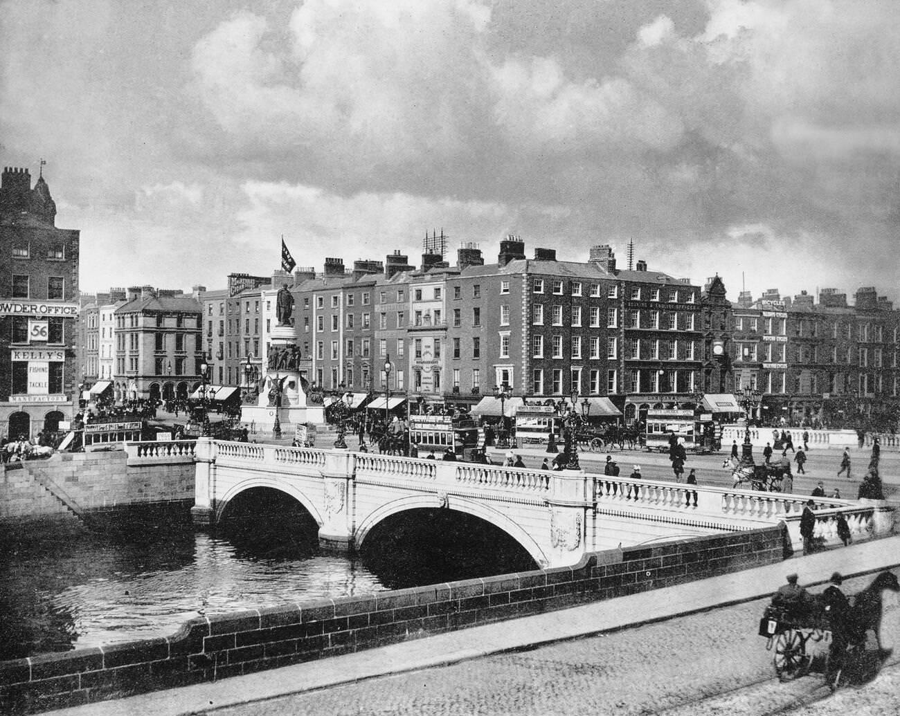 O'Connell Bridge crossing the River Liffey in Dublin.