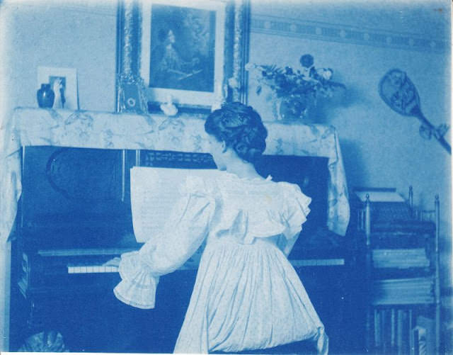 A Glimpse into Edwardian House Interiors: A Journey Back in Time