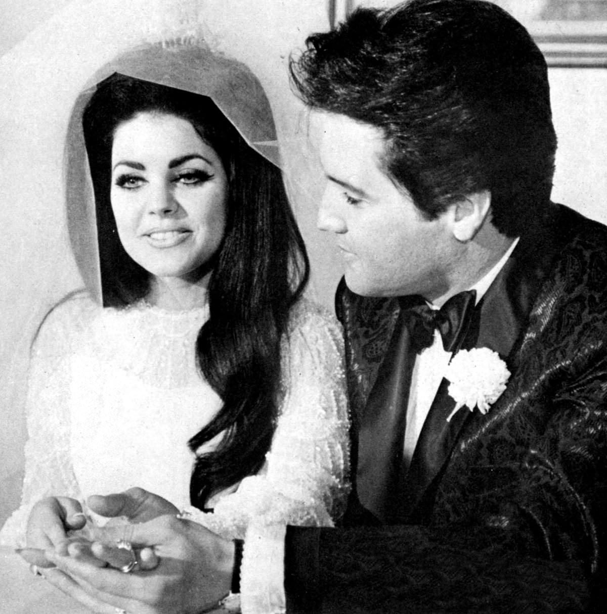 Fabulous Photos of Elvis and Priscilla Presley on Their Wedding Day on May 1, 1967