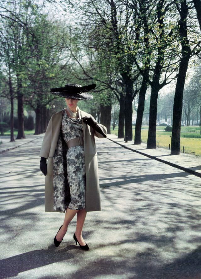 A model is wearing Balmain's print ensemble from the Spring/Summer collection of 1958.
