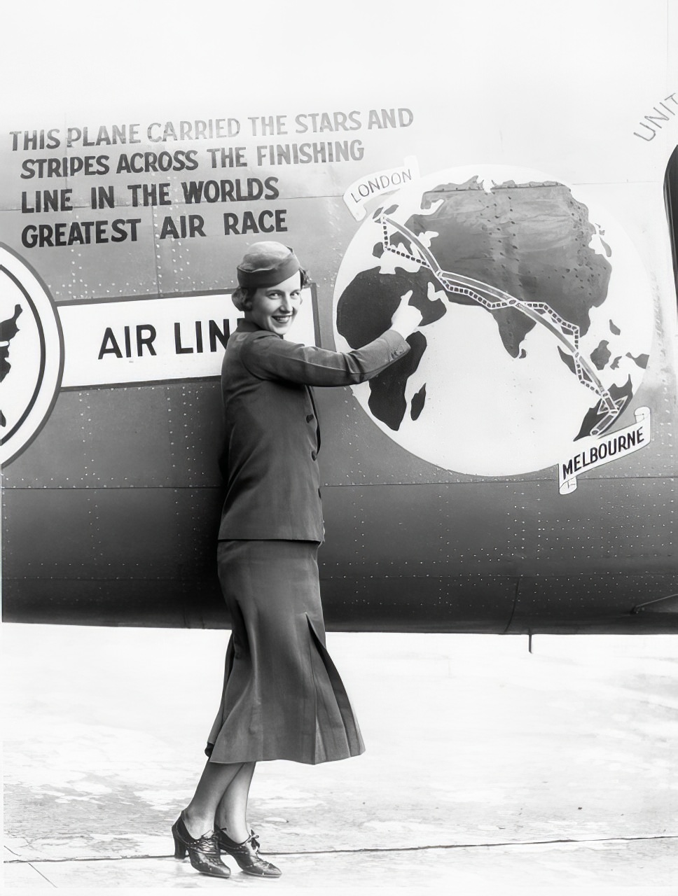 Stewardess Clara Johnson with Roscoe Turner's Boeing 247D, 25 March 1935