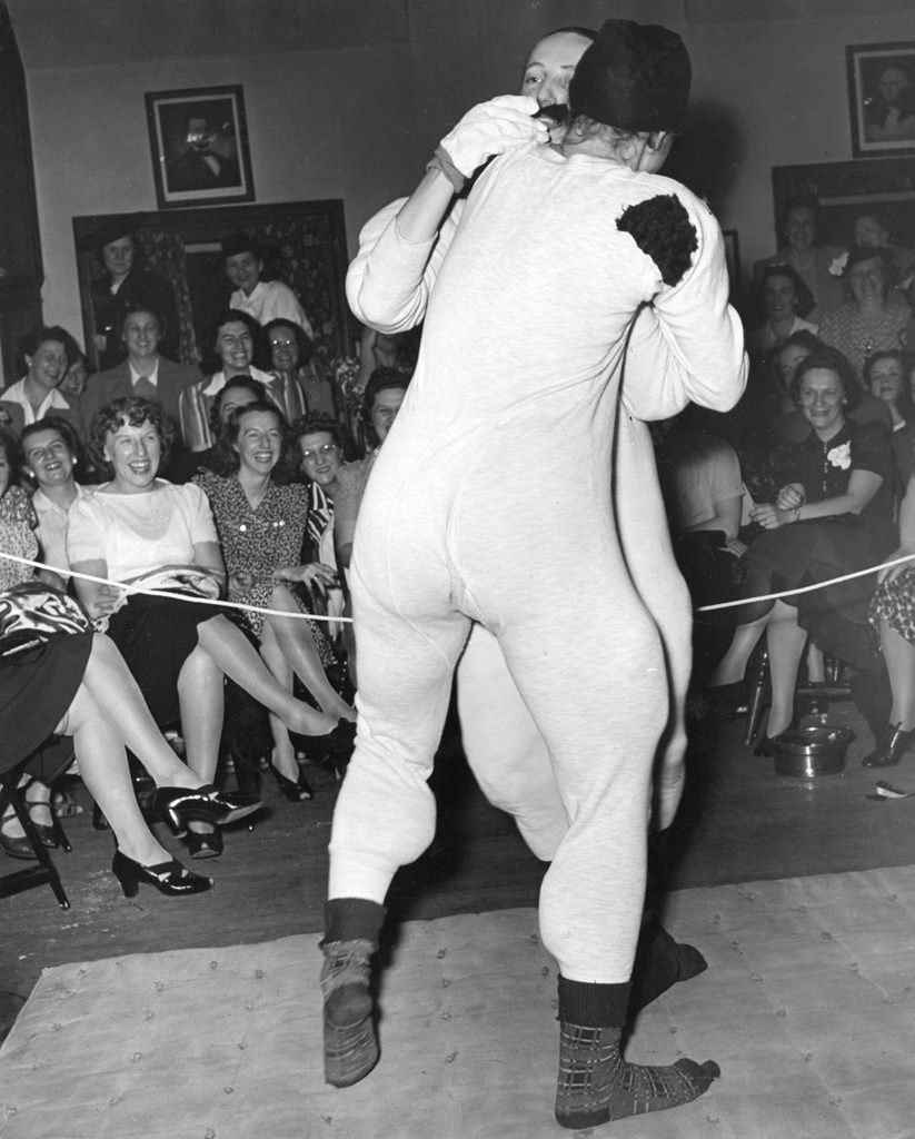 When a Group of GOP Women Got Together for an Old-Fashioned “Smoker” in Connecticut, 1941