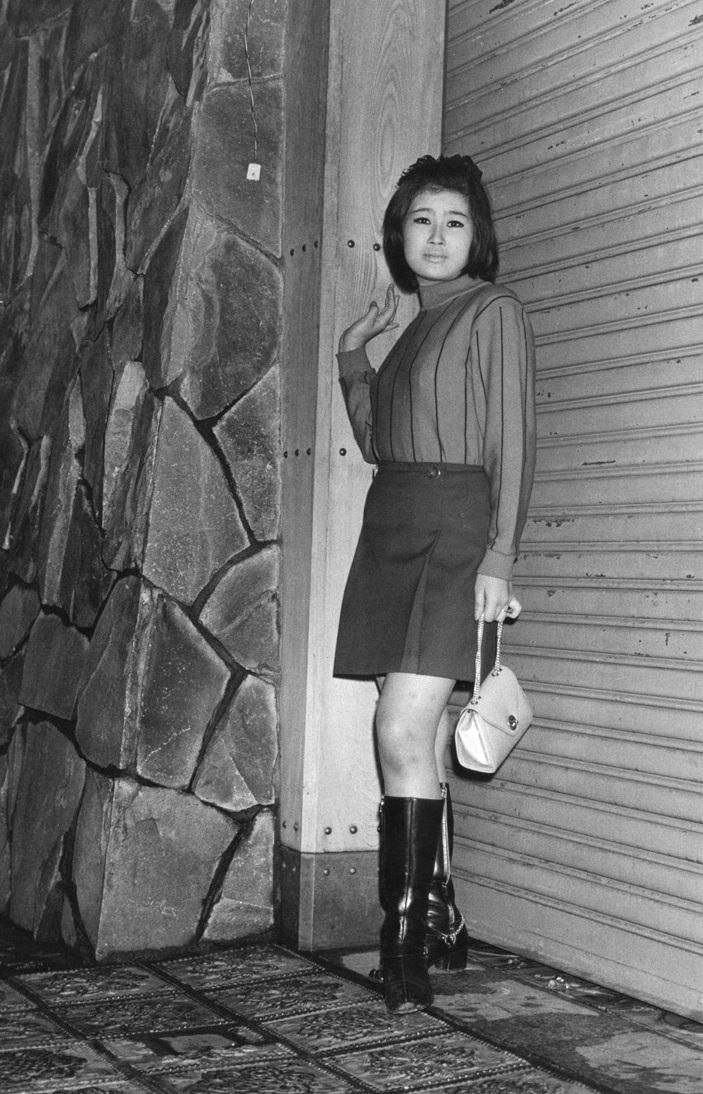 Gangs of Kabukicho, Tokyo in the 1960s and 1970s through the Lens of Watanabe