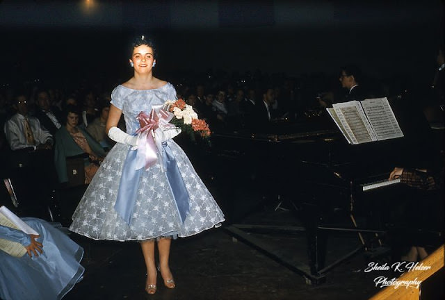 Mt. Vernon High School Forum Show girl