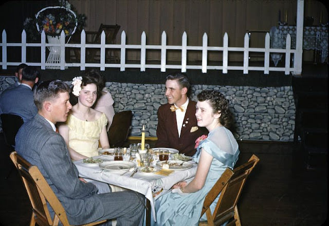 High School Prom Dresses in the 1950s: Glamour and Dreams thorough Fabulous Vintage Photos