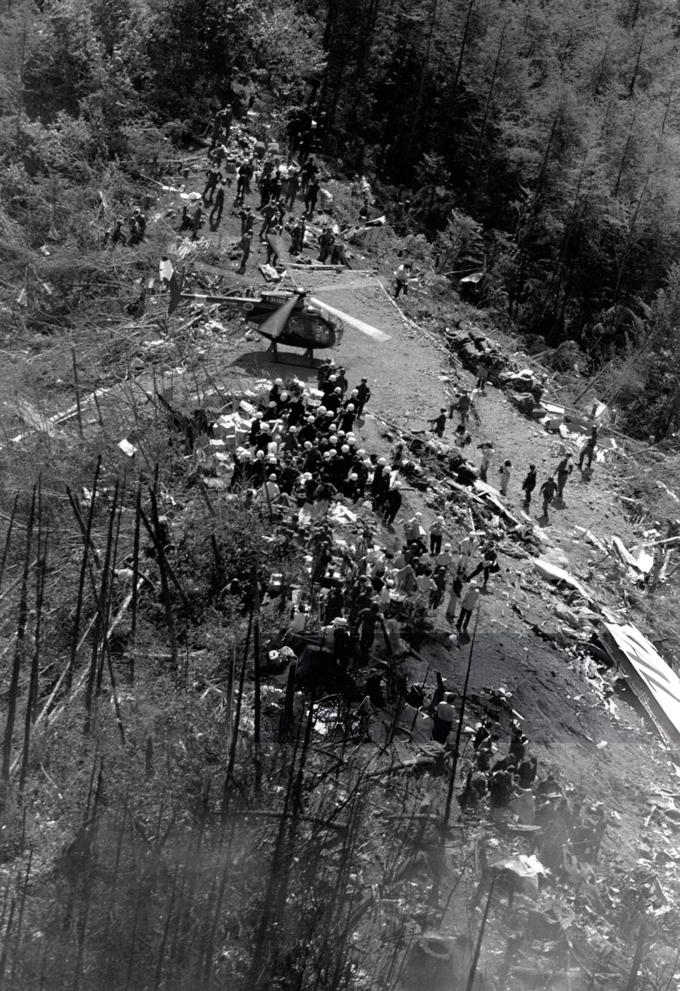 The Deadliest Crash of Japan Air Lines Flight 123 that Killed 520 People