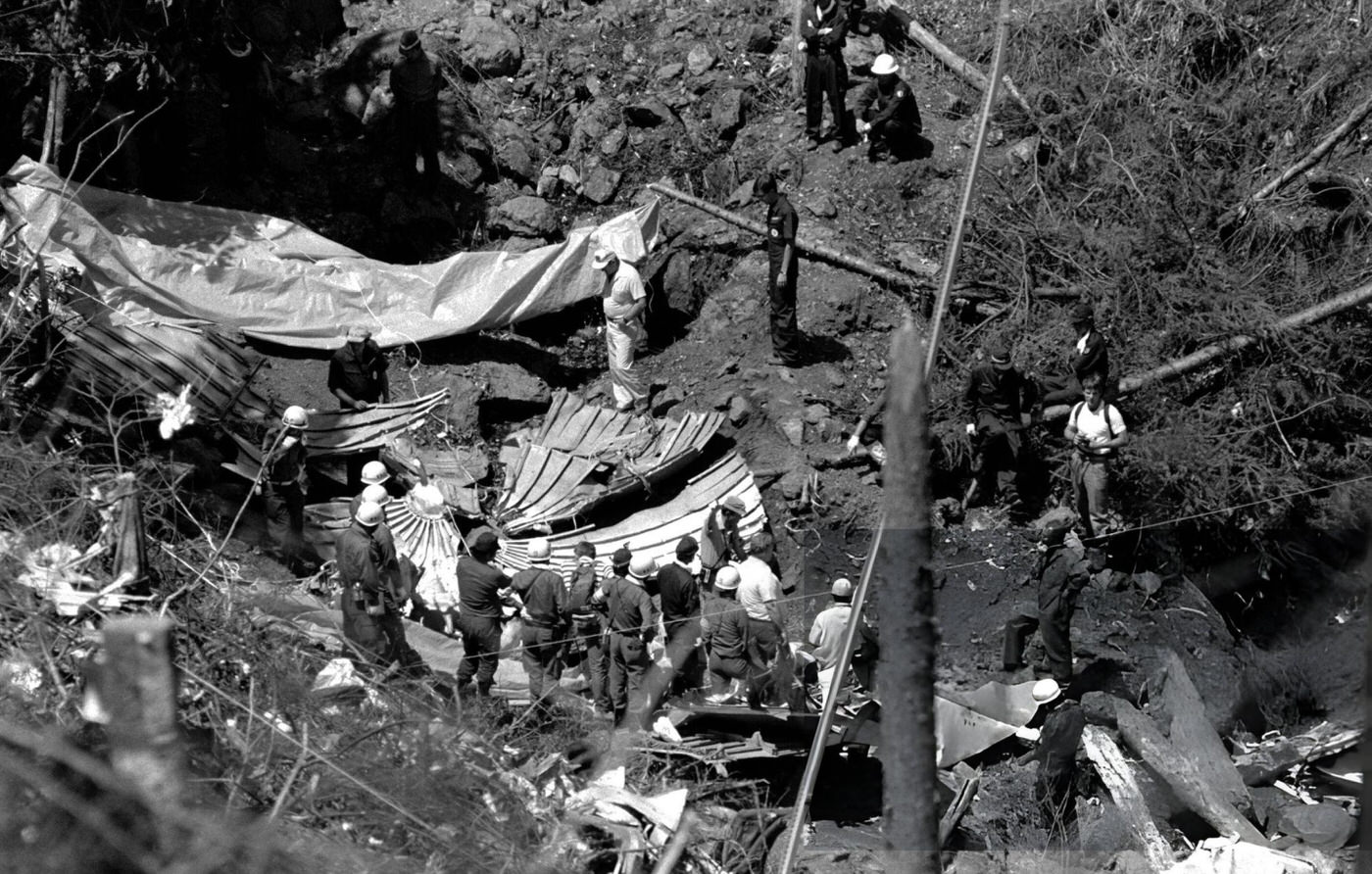 The Deadliest Crash of Japan Air Lines Flight 123 that Killed 520 People