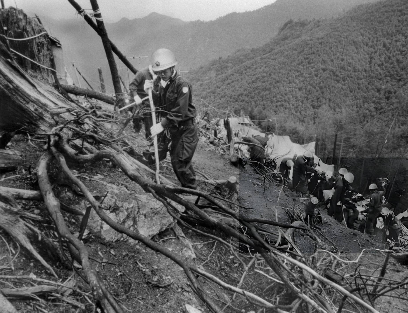 The Deadliest Crash of Japan Air Lines Flight 123 that Killed 520 People