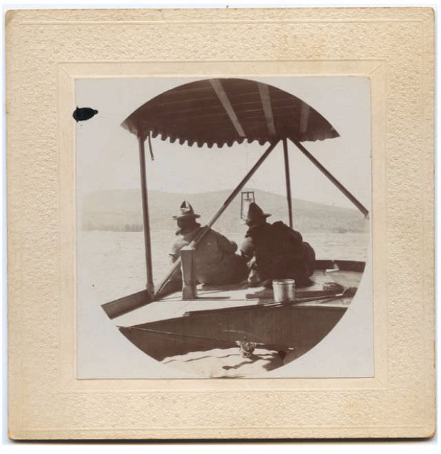 These Round Pictures Were Some of the First Candid Snapshots take with Kodak’s First Commercial Camera, 1890s