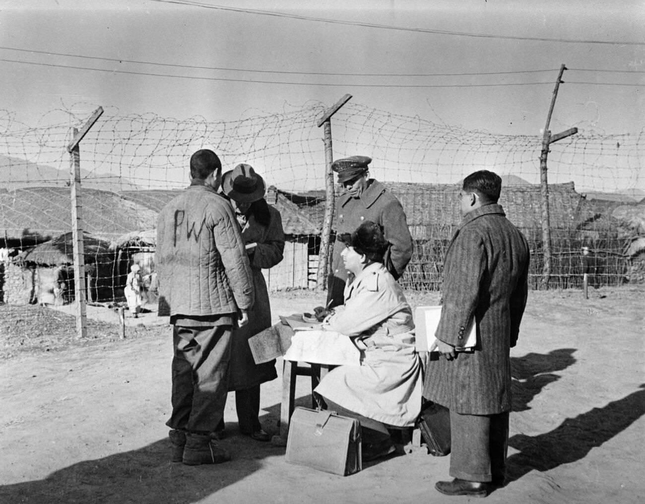 Interrogation of Chinese prisoners of war during the Korean War, 1950s.