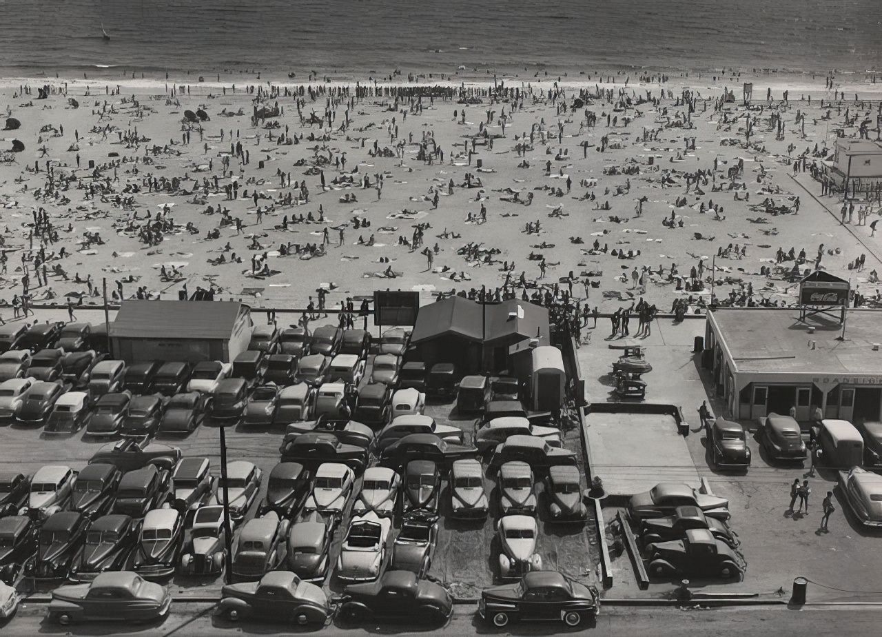Sunshine and Shadows: Los Angeles Life Through Max Yavno's Lens in the 1940s