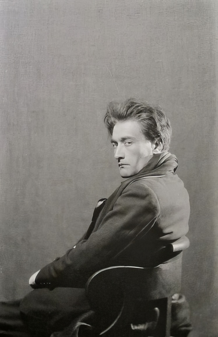 Antonin Artaud, Paris, 1926