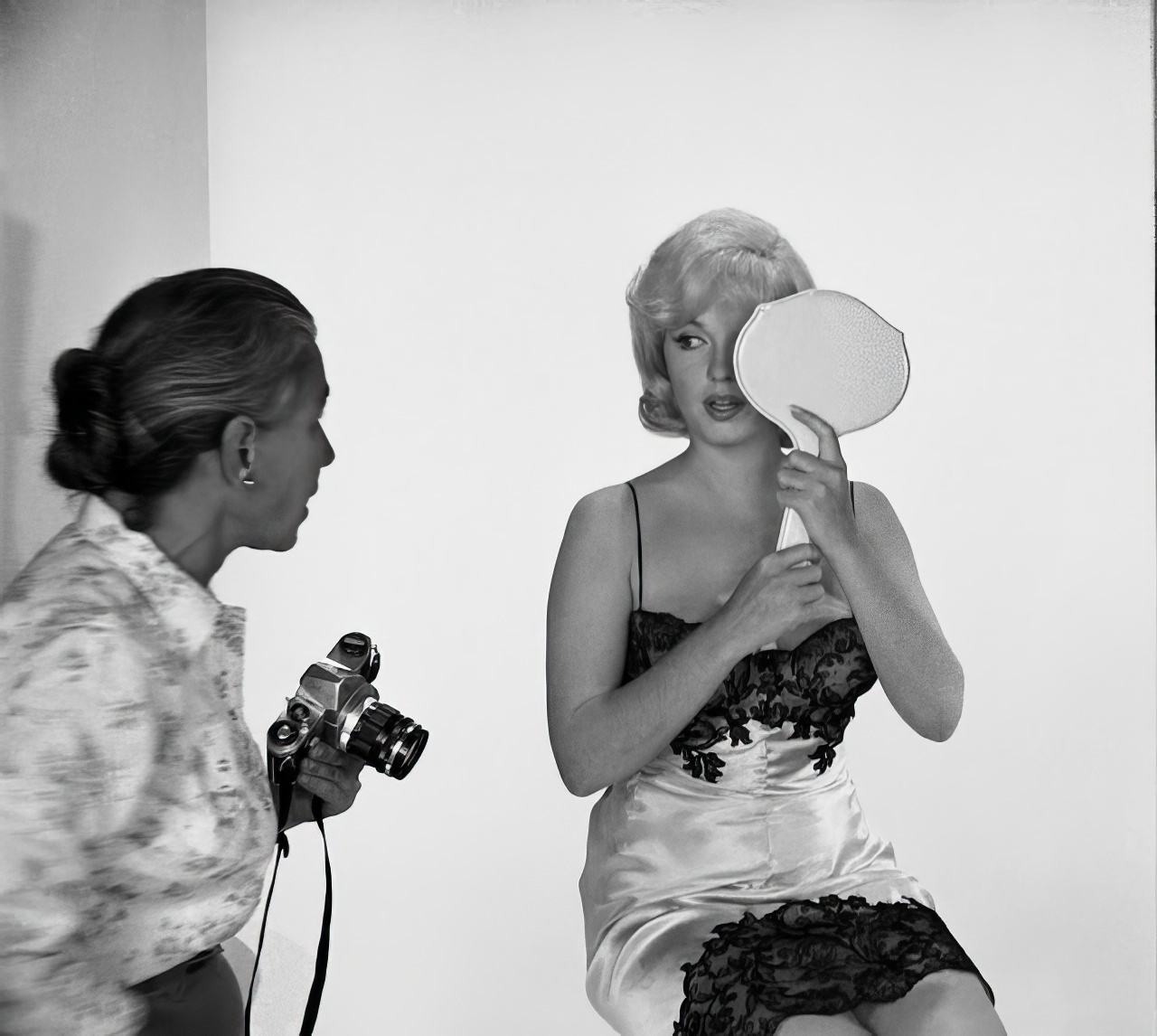 Intimate and Candid Marilyn Monroe through the Lens of Eve Arnold