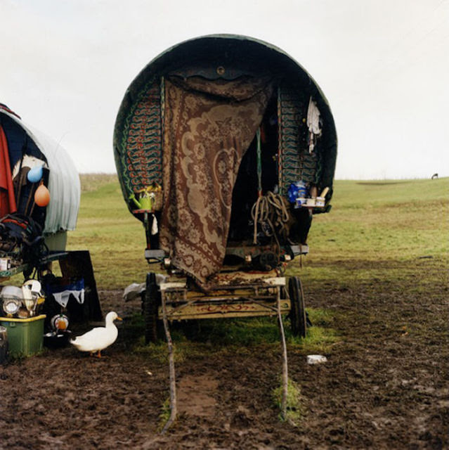 A Glimpse into the Lives of Modern Gypsies in 1986 through Vintage Photos