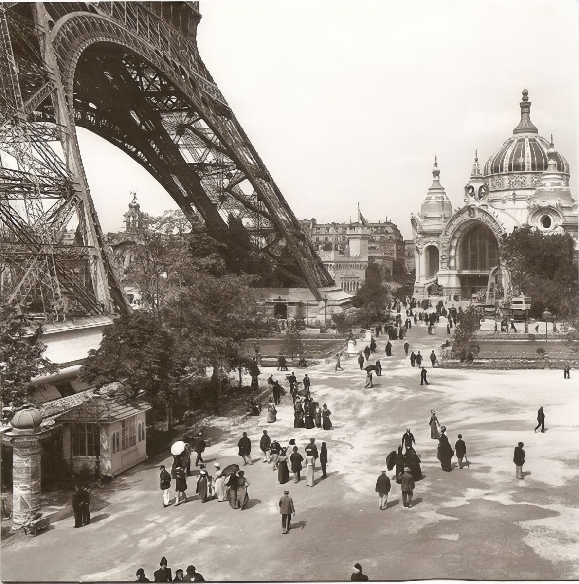 A Photographic Tour of Paris in the 1930s Through Roger-Viollet's Lens