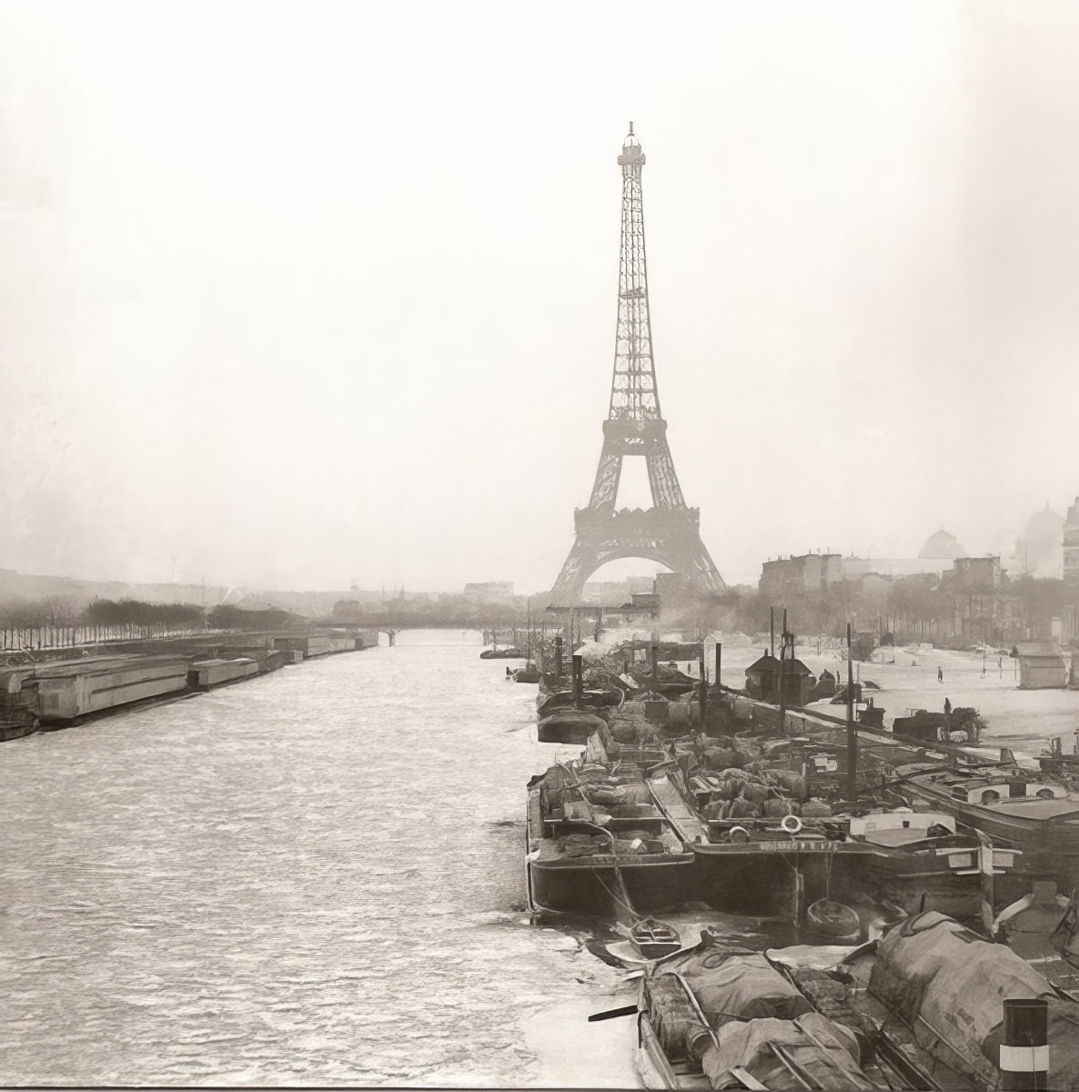 A Photographic Tour of Paris in the 1930s Through Roger-Viollet's Lens