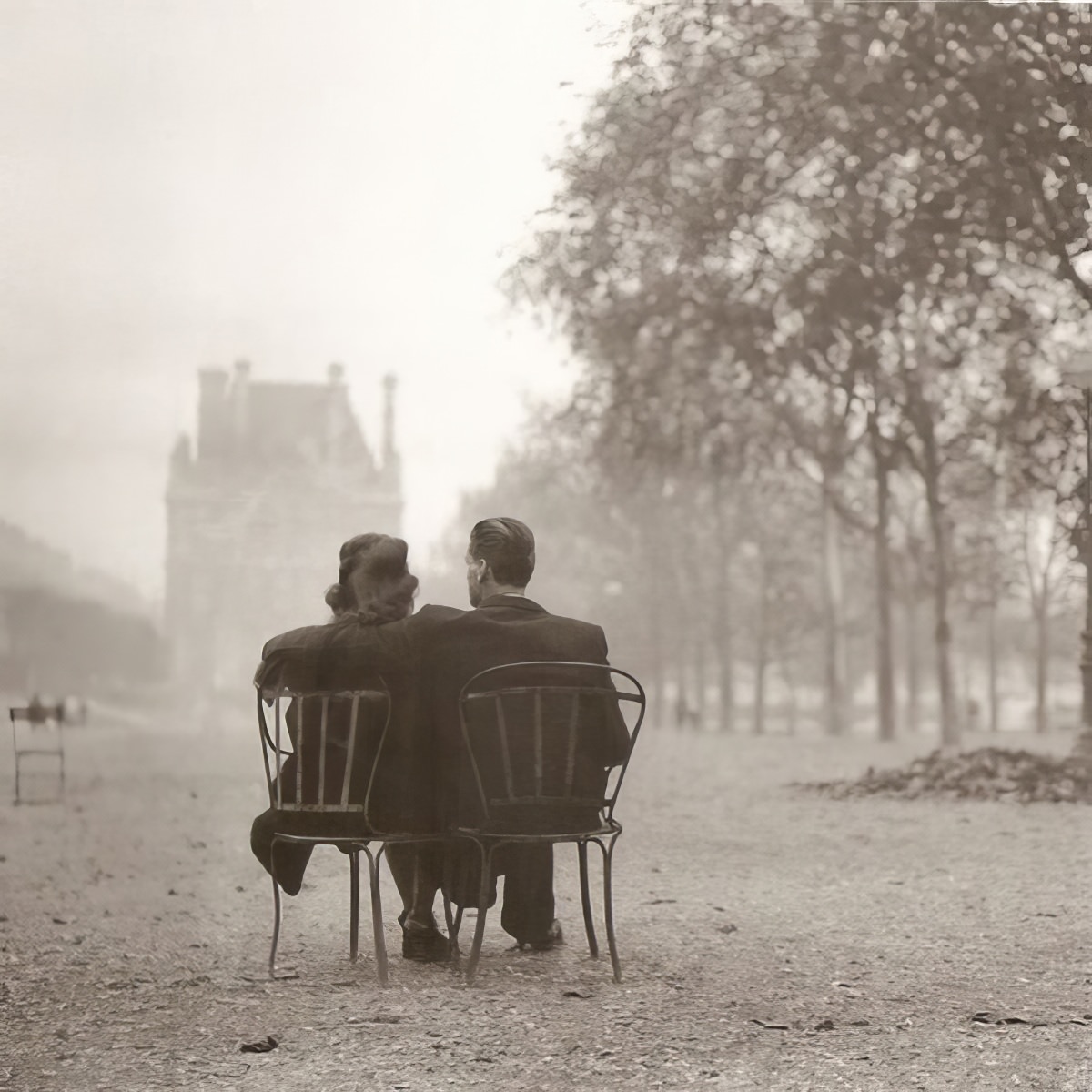 A Photographic Tour of Paris in the 1930s Through Roger-Viollet's Lens