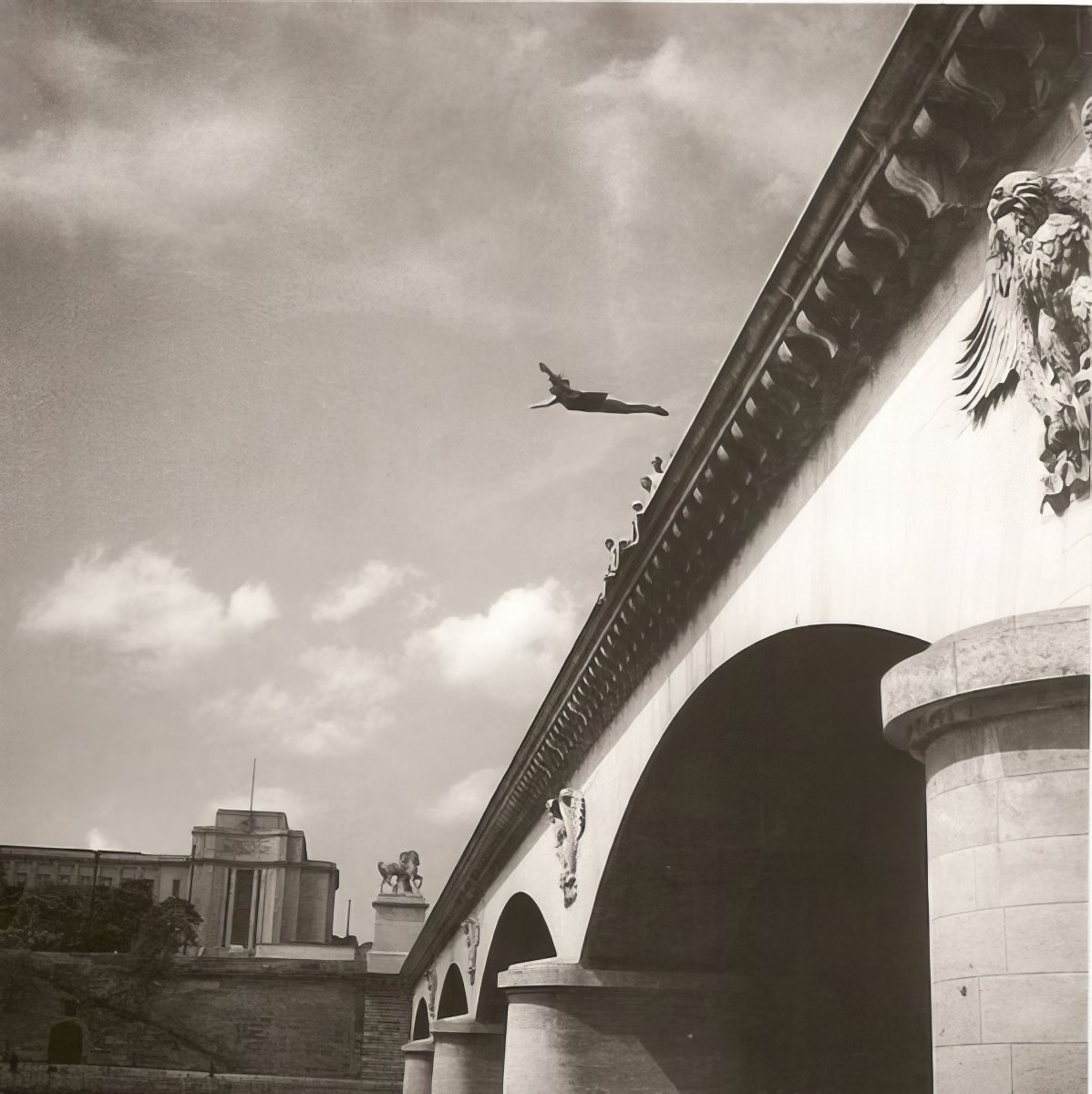 A Photographic Tour of Paris in the 1930s Through Roger-Viollet's Lens