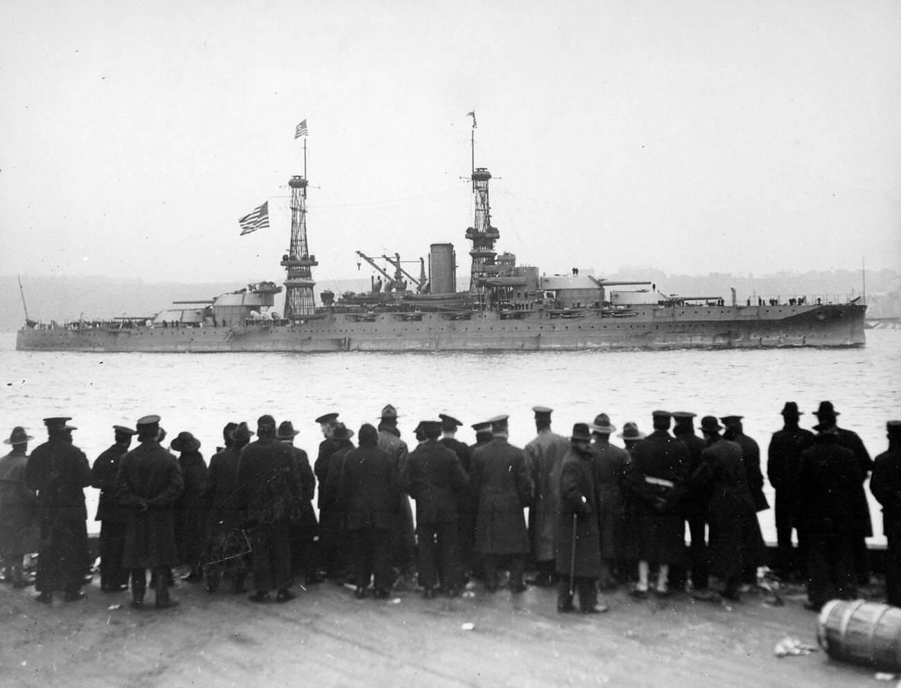 USS Arizona (BB-39) battleship built for and by the United States Navy in the mid-1910s and sunk during the Attack on Pearl Harbor on December 7, 1941. Pictured passing 96th Street Pier in great naval review at New York City, circa 1918.