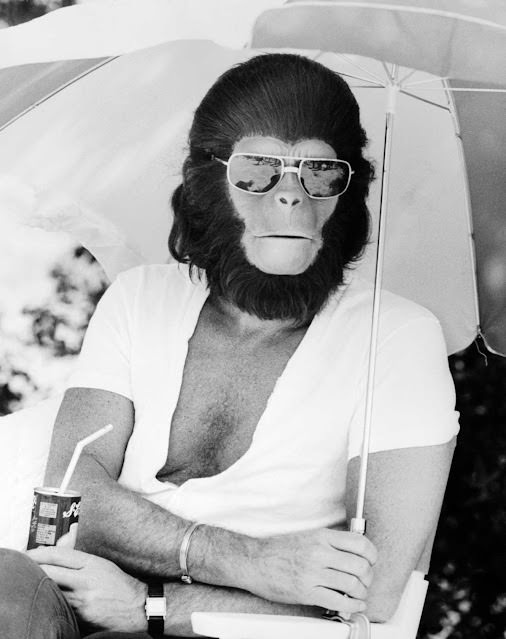 Planet of the Apes (1968): Behind-the-scenes Photos Show Costumes and Makeup Transformed Actors into Apes