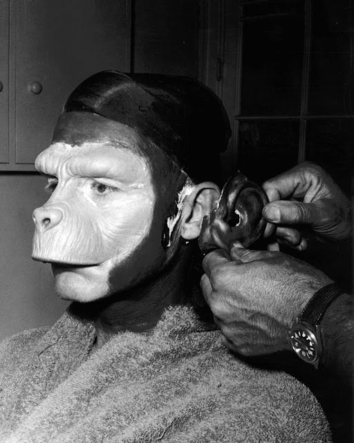 Planet of the Apes (1968): Behind-the-scenes Photos Show Costumes and Makeup Transformed Actors into Apes