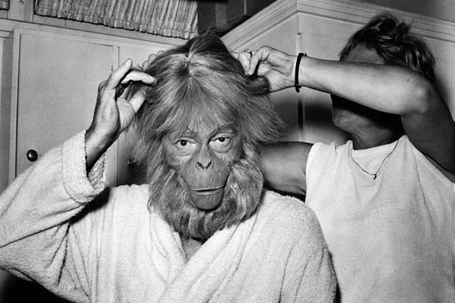 Planet of the Apes (1968): Behind-the-scenes Photos Show Costumes and Makeup Transformed Actors into Apes