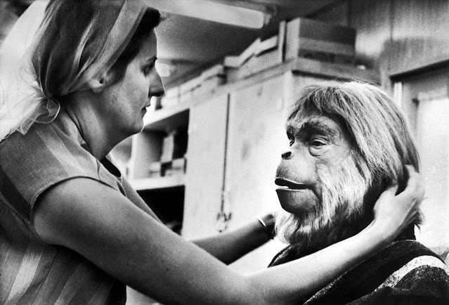 Planet of the Apes (1968): Behind-the-scenes Photos Show Costumes and Makeup Transformed Actors into Apes