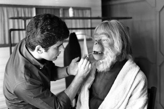 Planet of the Apes (1968): Behind-the-scenes Photos Show Costumes and Makeup Transformed Actors into Apes