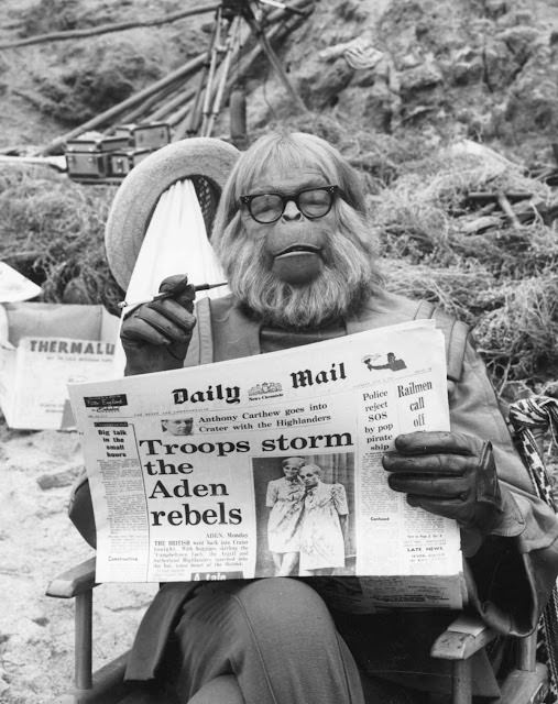 Planet of the Apes (1968): Behind-the-scenes Photos Show Costumes and Makeup Transformed Actors into Apes