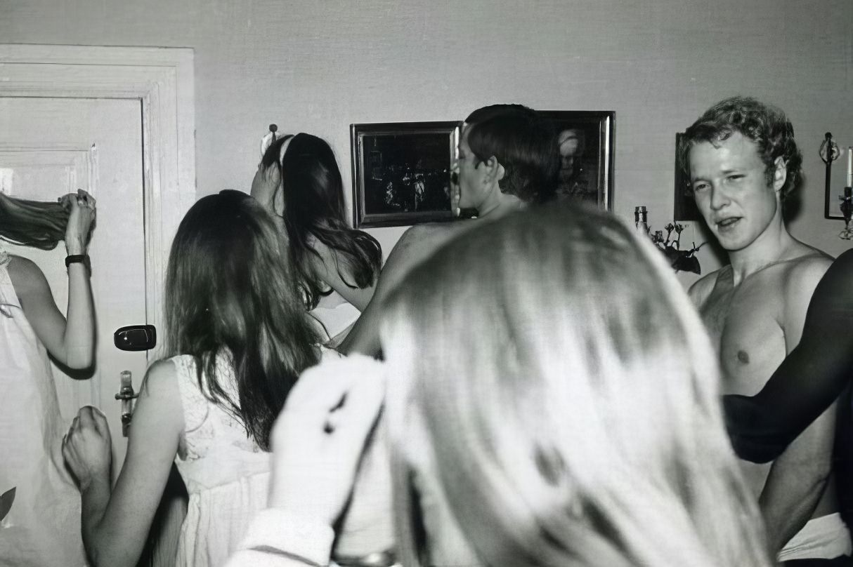 Vintage Photos of Student House Parties in the 1960s