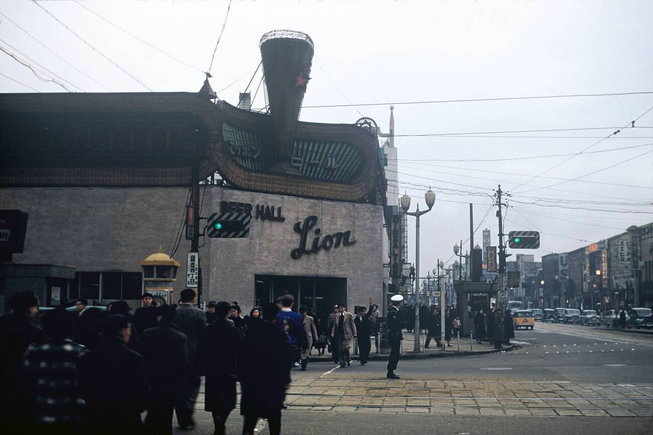 The famed Lion Beer Hall on the Ginza 4-chome intersection, 1953.