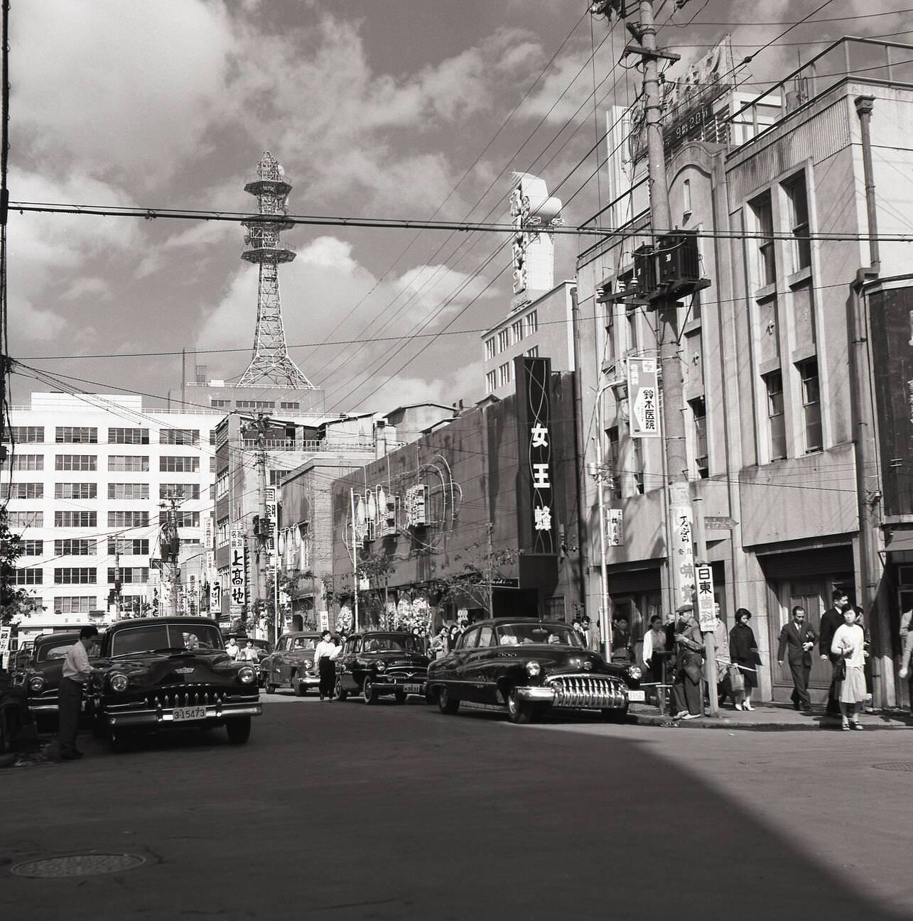 A side street scene in Tokyo, 1950s.