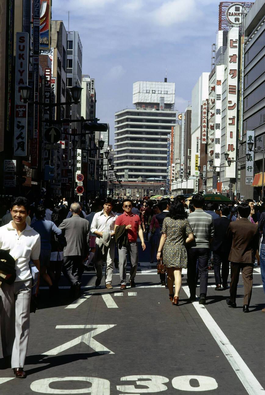 Street scene, Tokyo, 1970s.