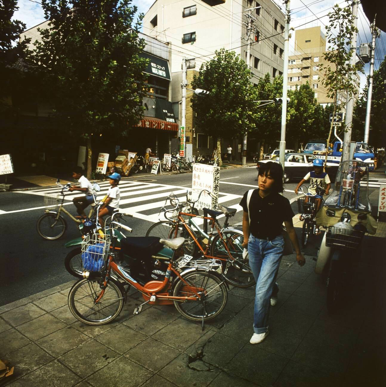 Street scene, Tokyo, 1970s.