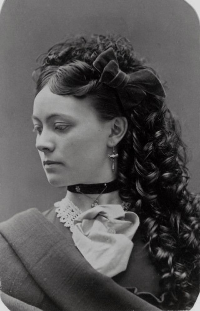 Victorian Ladies: A Fashionable Journey Through the Late 1800s