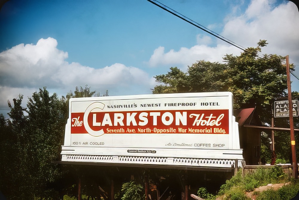 Neon Dreams and Painted Promises: Vintage Nashville Signs in the 1940s